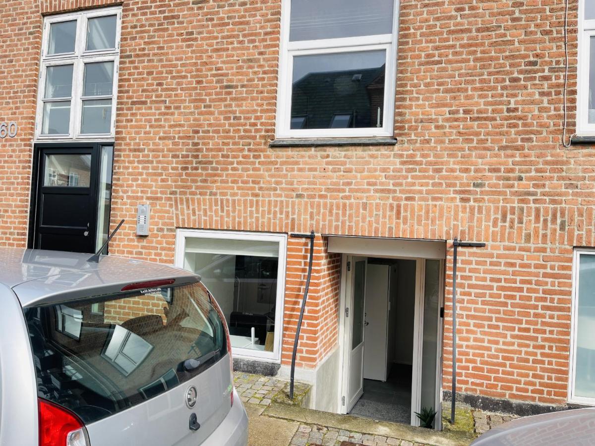 Aday - Charming Studio Close To The Football Stadium Aalborg Exterior photo